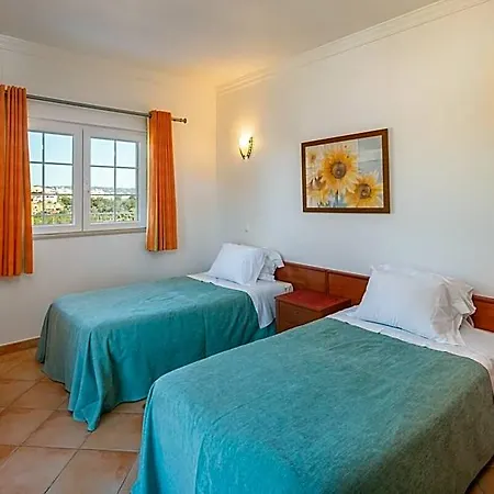 ホテル Privada De 4 Quartos, Pisicina, Jardim, Wi-fi 3*